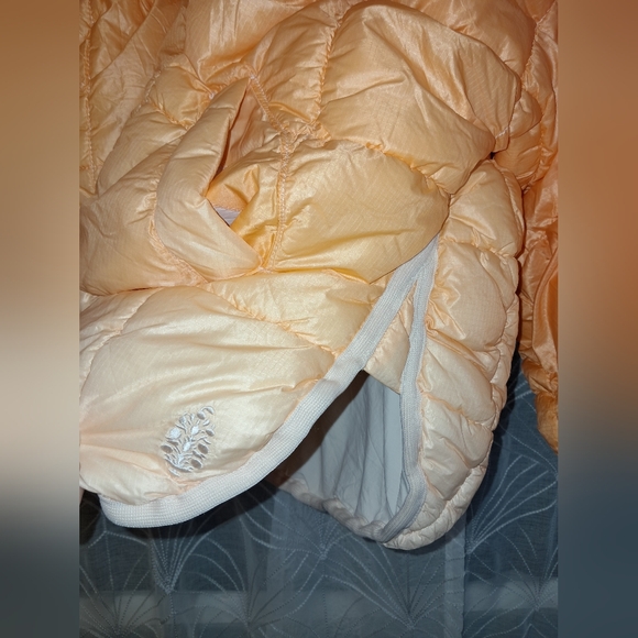 Free People Movement brand Wmns sz small, scrunchy glossy Pippa packable puffer - Picture 9 of 10